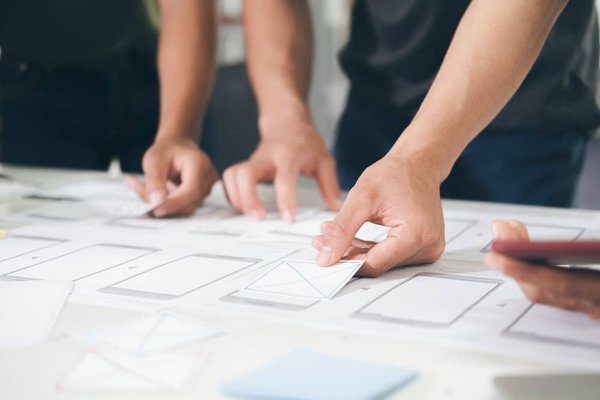 Quelles applications mobiles pour optimiser la formation en langue des signes aux éducateurs spécialisés?