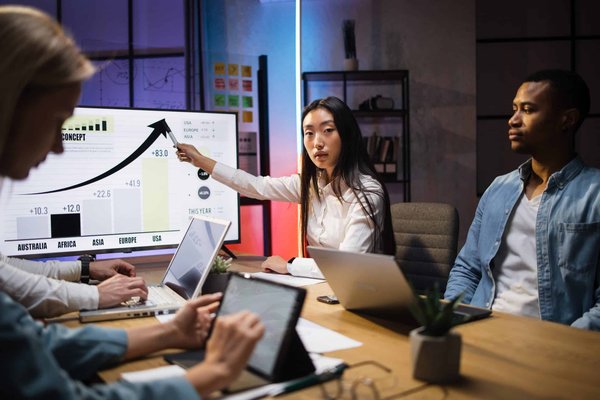 Quels outils analytiques pour optimiser les campagnes marketing d'une application mobile de gestion du temps?